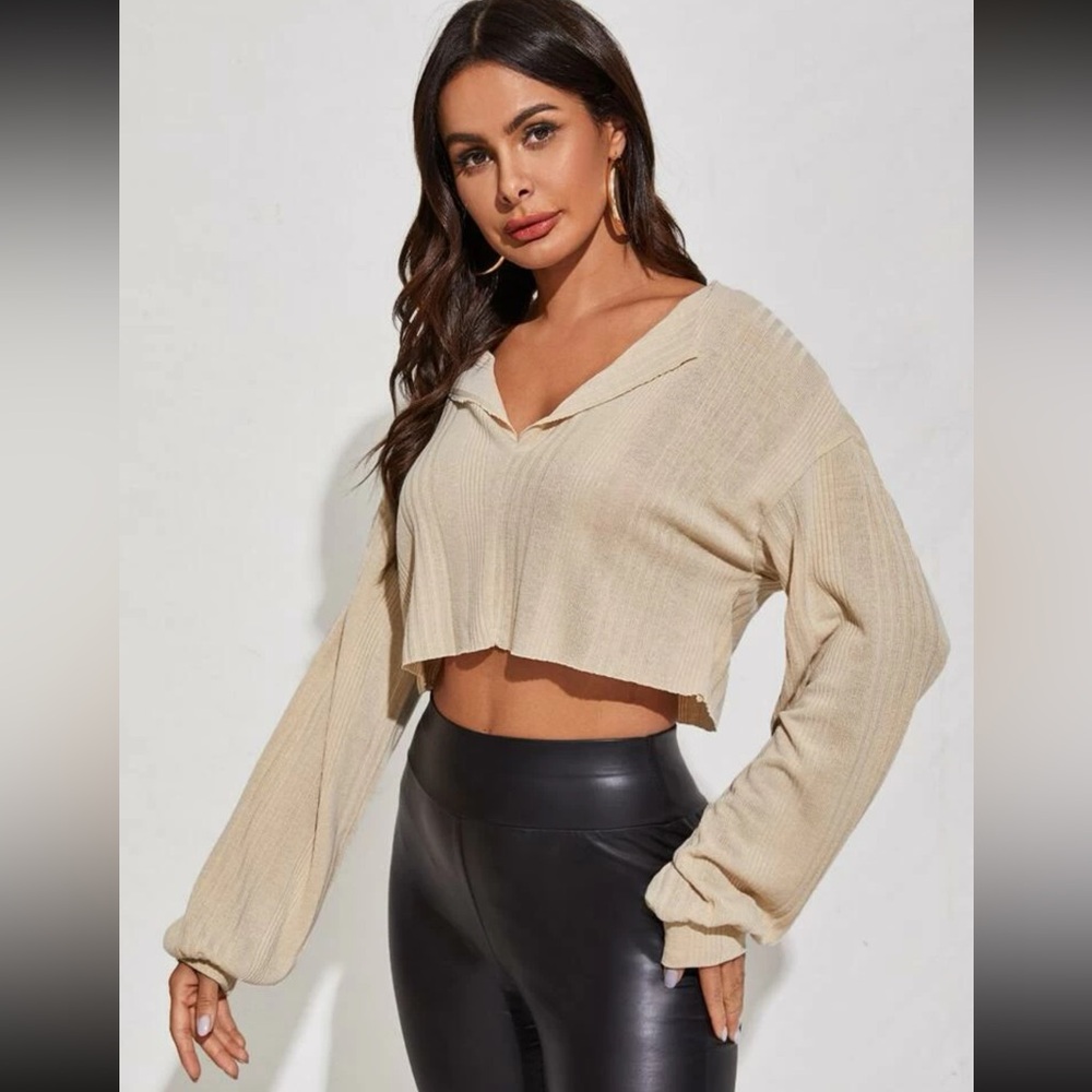 Neutral Ribbed Notched Raw-Cut Crop Tee